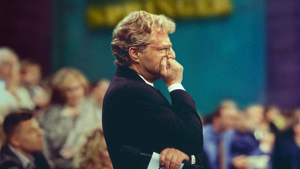Jerry Springer: Đấm Đá, Camera, Diễn