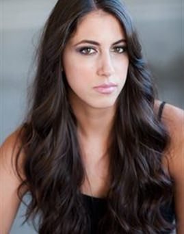 Caitlin Dechelle